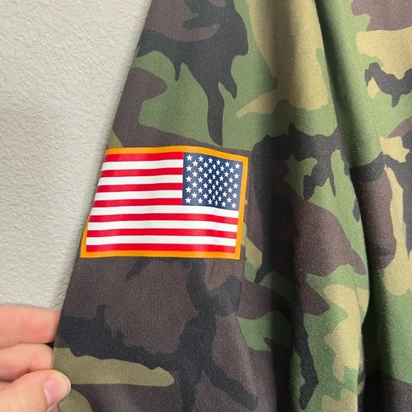 Nike Iowa Hawkeye Camouflage Long Sleeve Shirt - Picture 2 of 6